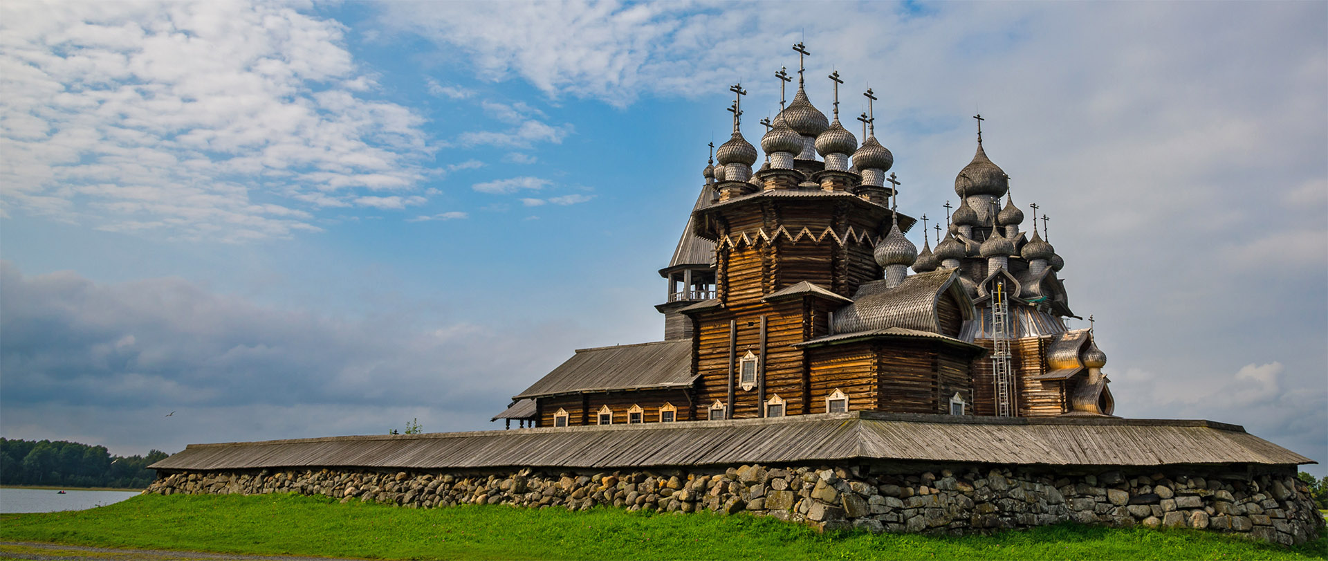 Kizhi island in summer. Image source: Depositphotos